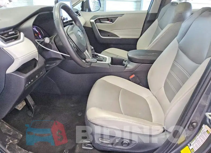 2T3C1RFV1SC308229 Photo# 7
