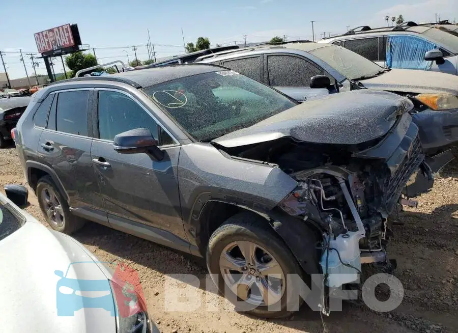 2T3P1RFV8NC282279 Photo# 4