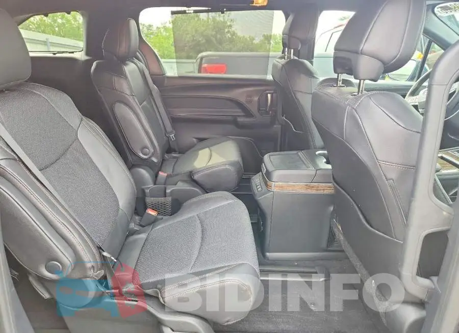5TDZSKFCXTS239068 Photo# 11