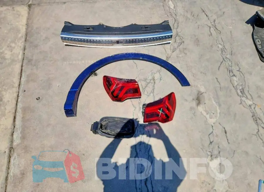 WA1EECF39M1098949 Photo# 12