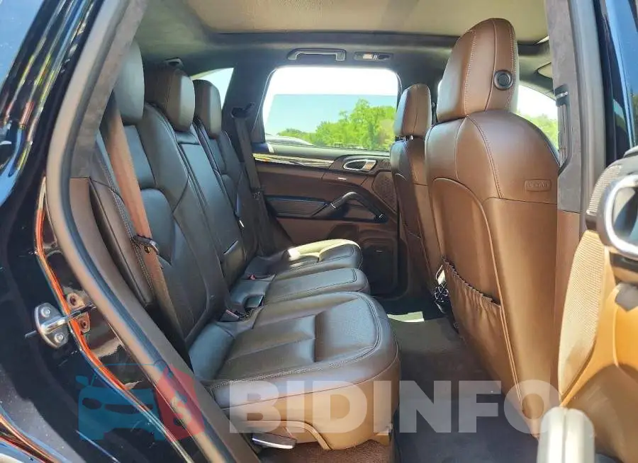 WP1AC2A26HLA93073 Photo# 11