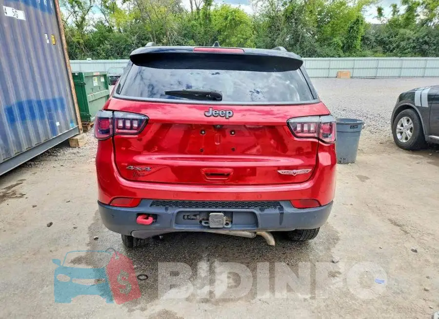 3C4NJDDB9JT151171 Photo# 6