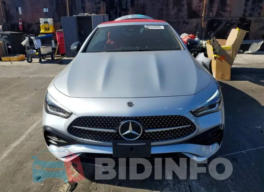 W1KMK4HB6TF112219 Photo# 5