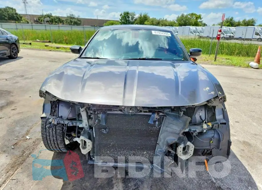 2C3CDXHG5HH653088 Photo# 5