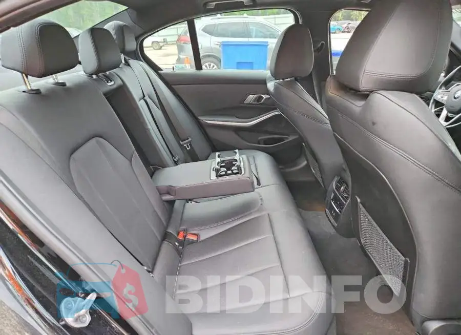3MW5R7J08M8B79478 Photo# 10