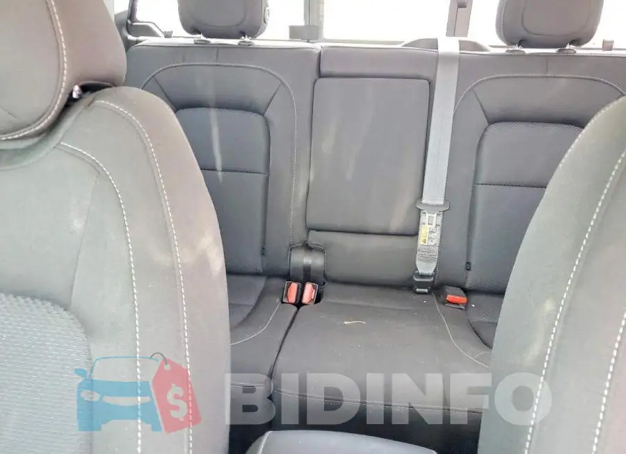 1GCGTCEN1M1107683 Photo# 10