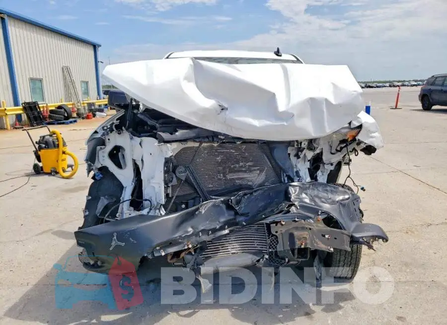 3GCNWAEK5MG324888 Photo# 5