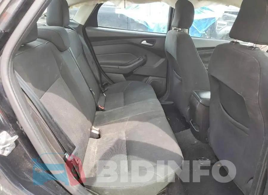 1FADP3F2XHL271848 Photo# 10