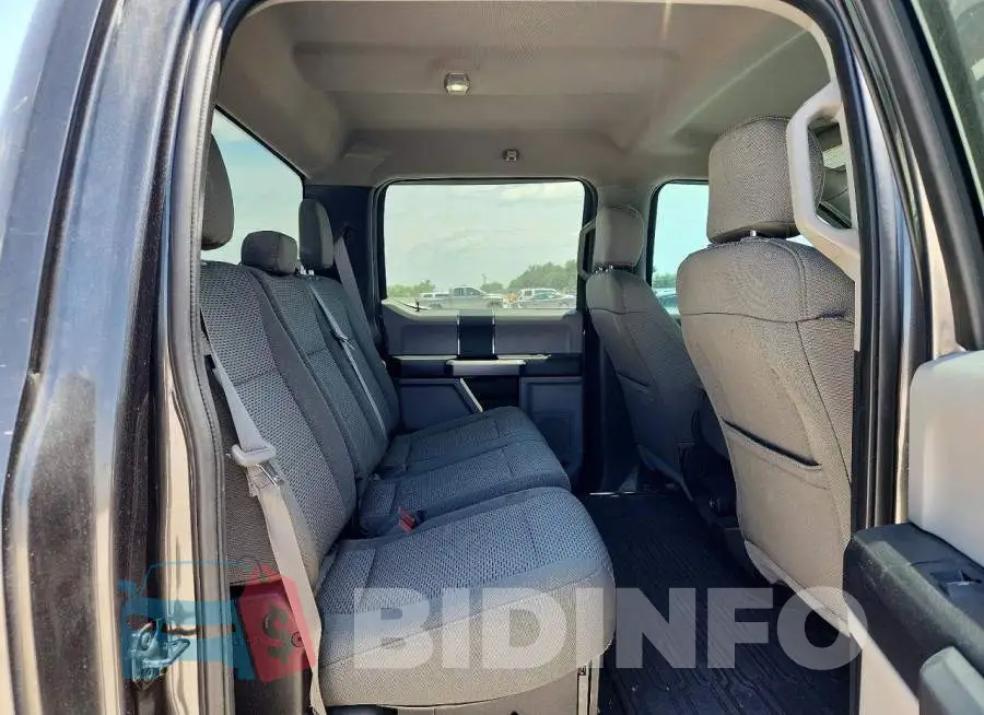 1FT7W2BT2JEB91067 Photo# 10