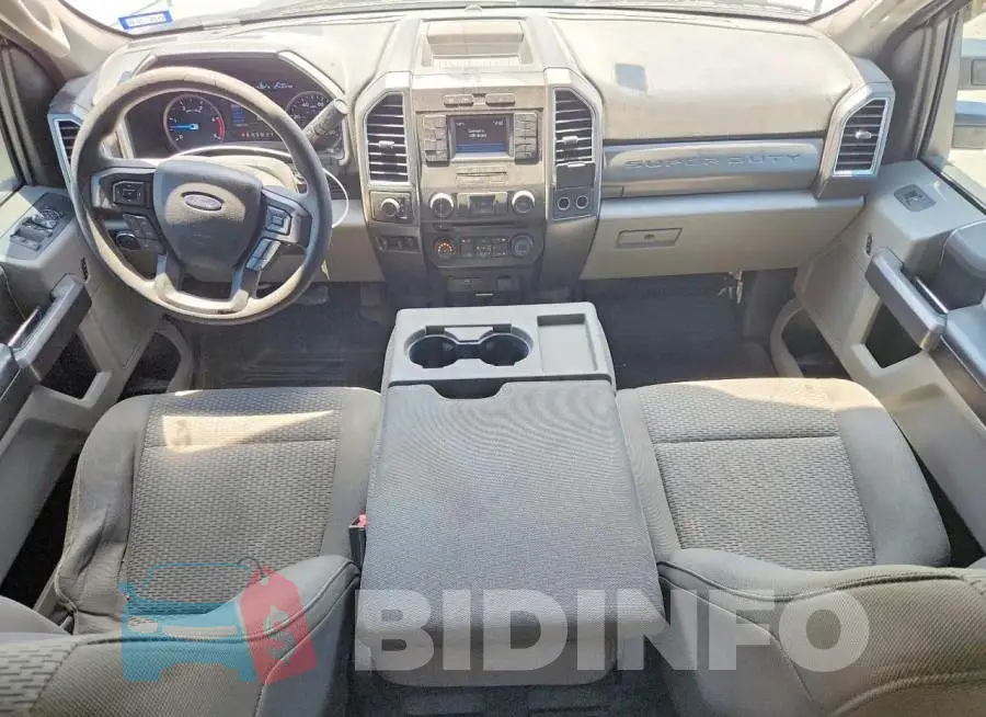 1FT7W2BT2JEB91067 Photo# 8