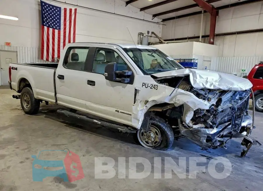1FT7W2BT3JEB47322 Photo# 4