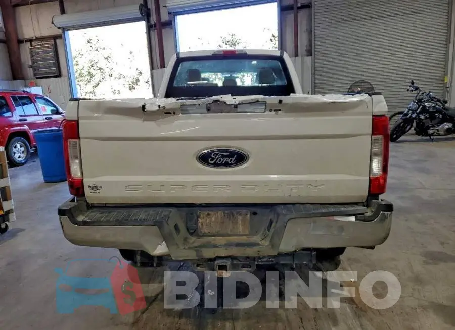 1FT7W2BT3JEB47322 Photo# 6