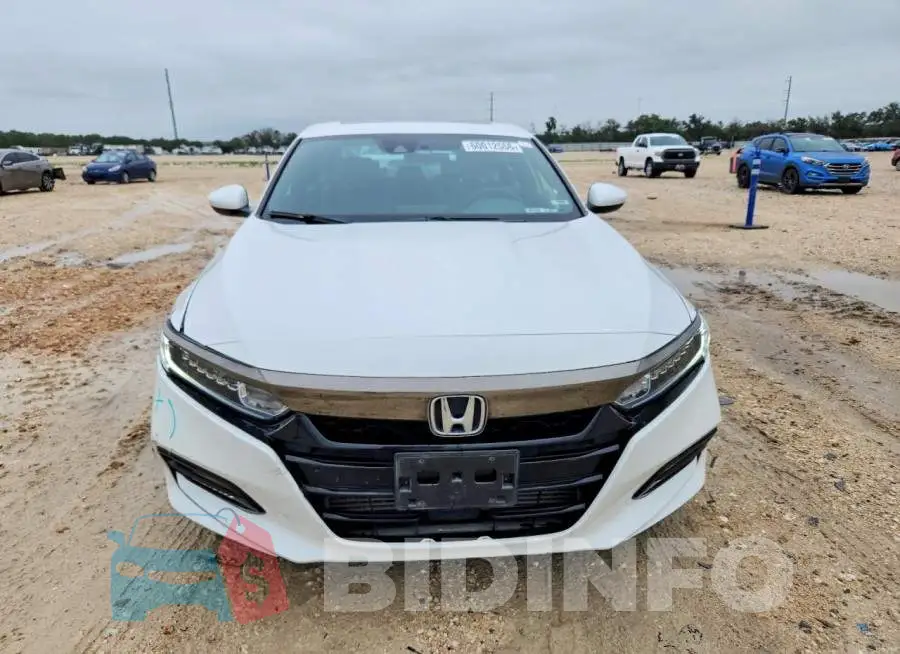 1HGCV2F34KA023632 Photo# 5