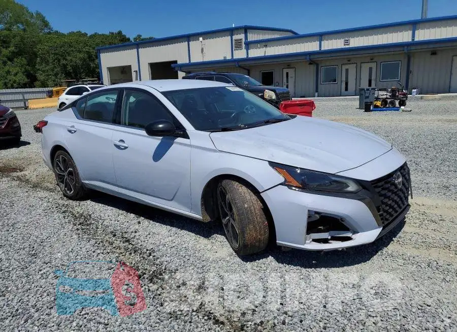 1N4BL4CV9PN323352 Photo# 4