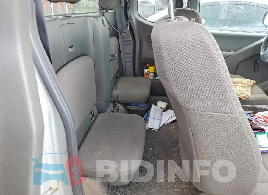1N6BD0CTXJN733953 Photo# 10