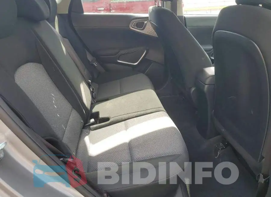 KNDJ23AU8S7943166 Photo# 10