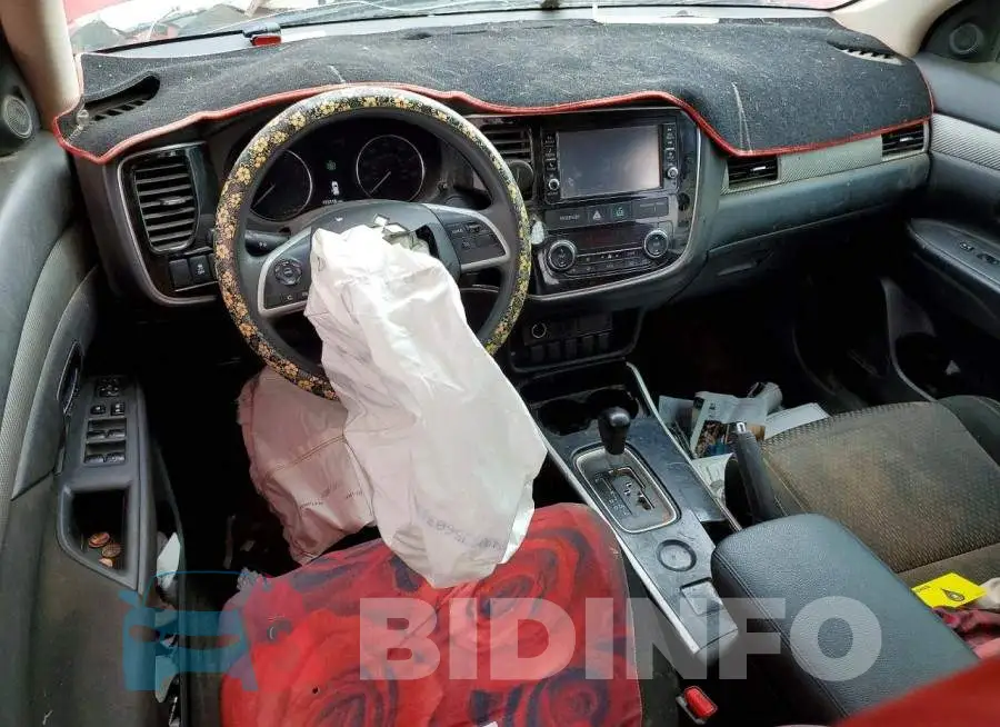 JA4AD2A34JZ005187 Photo# 8