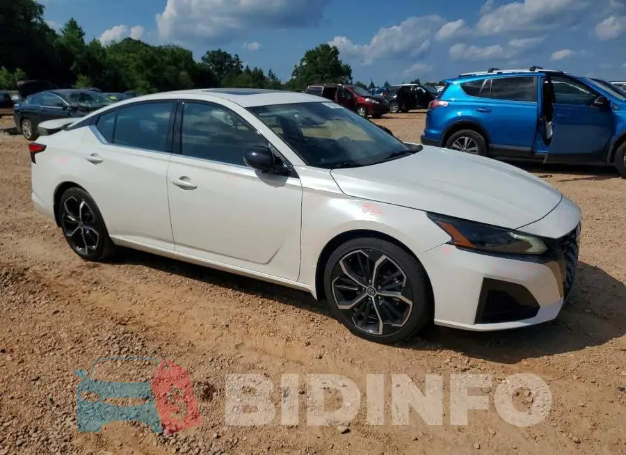 1N4BL4CV2PN355009 Photo# 4