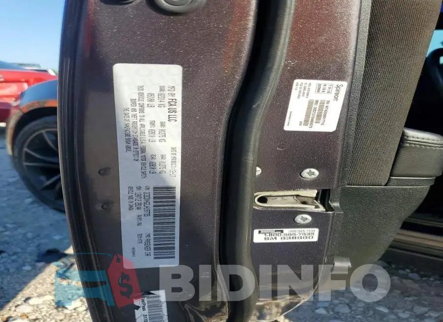2C3CDXHG2JH197735 Photo# 12