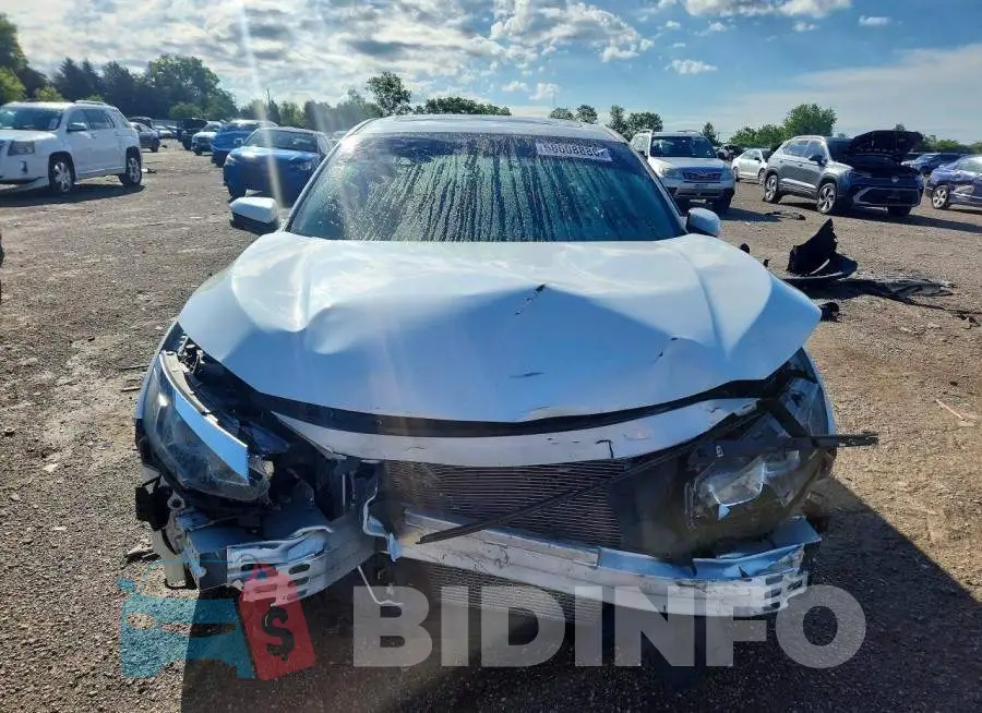 19XFC2F77HE069711 Photo# 5