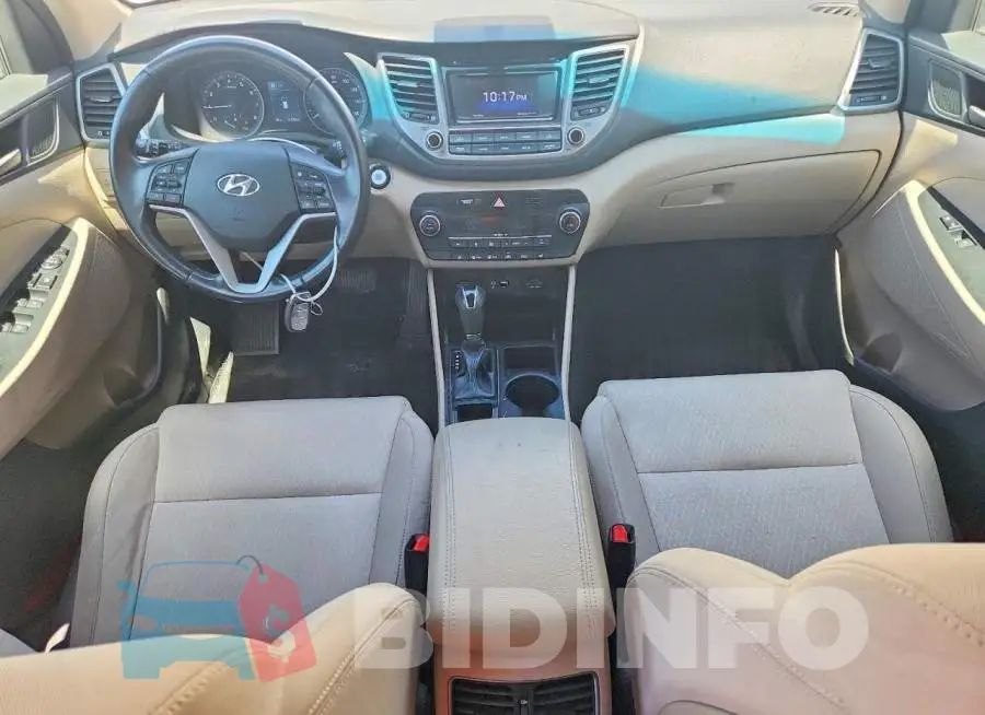 KM8J33A25HU578138 Photo# 8