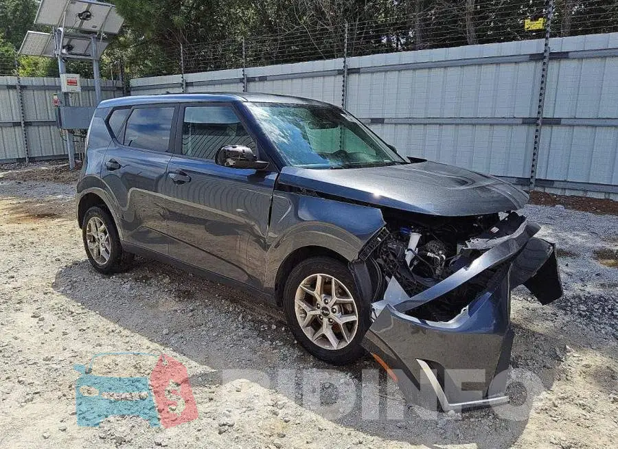 KNDJ23AU2R7904096 Photo# 4