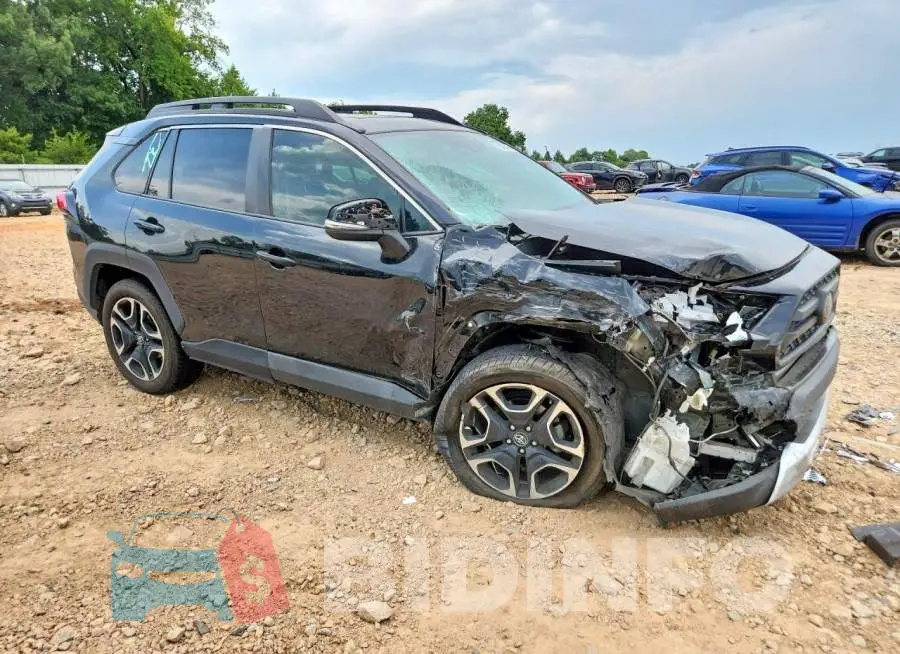 2T3J1RFV9LC135147 Photo# 4