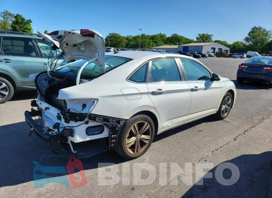 3VW7M7BU2RM087516 Photo# 3