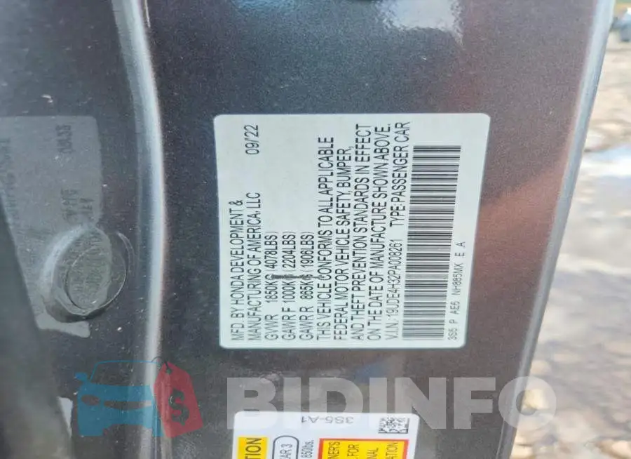 19UDE4H32PA008261 Photo# 12