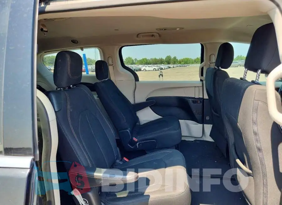 2C4RC1CG9JR294907 Photo# 11
