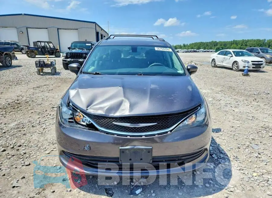 2C4RC1DG9HR529198 Photo# 5