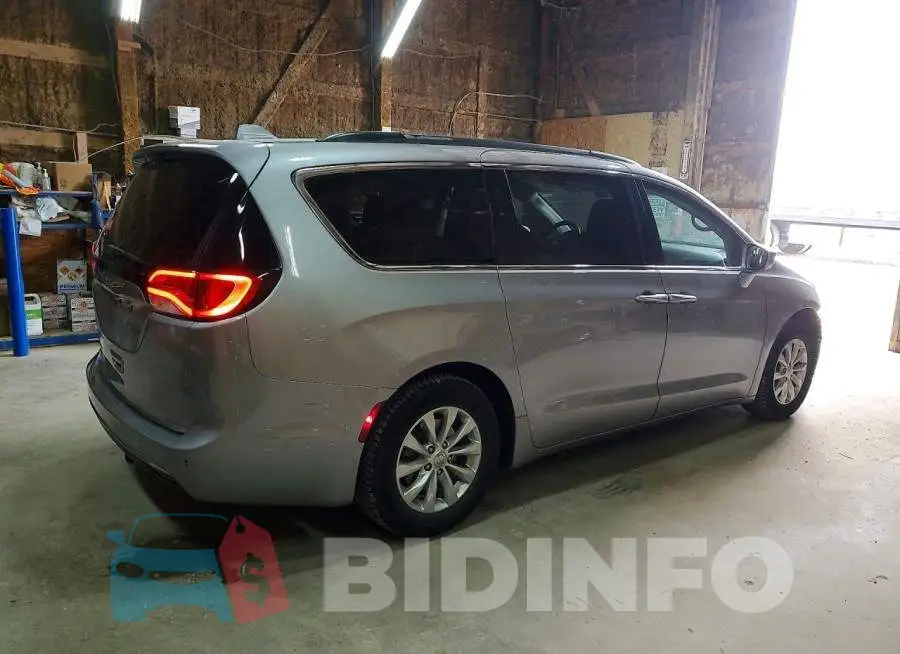 2C4RC1FG5JR113278 Photo# 3