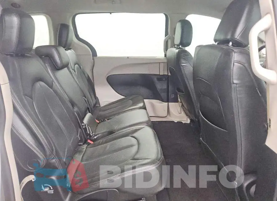 2C4RC1FGXJR128634 Photo# 11