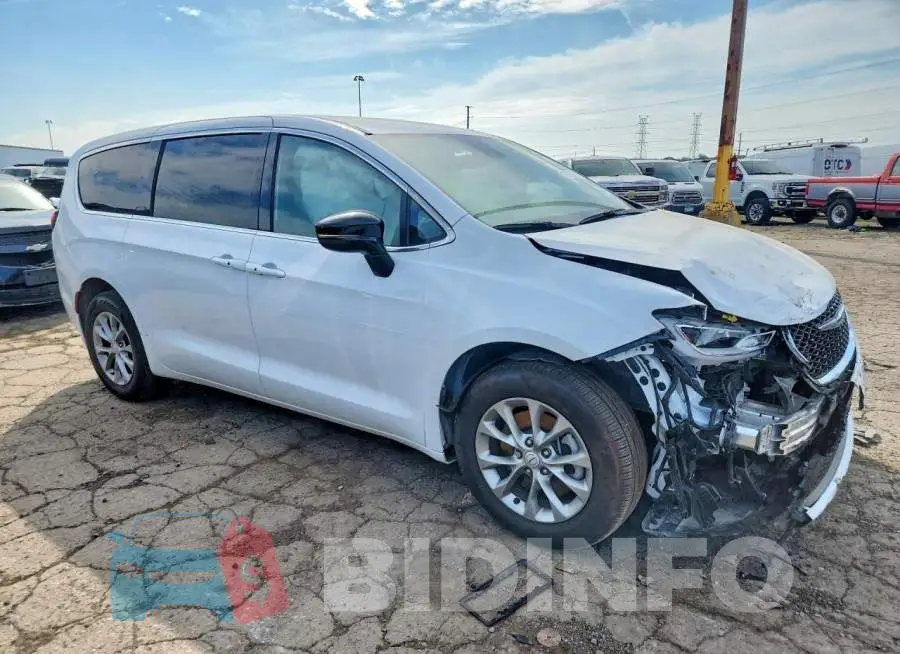 2C4RC3BG1TR174180 Photo# 4