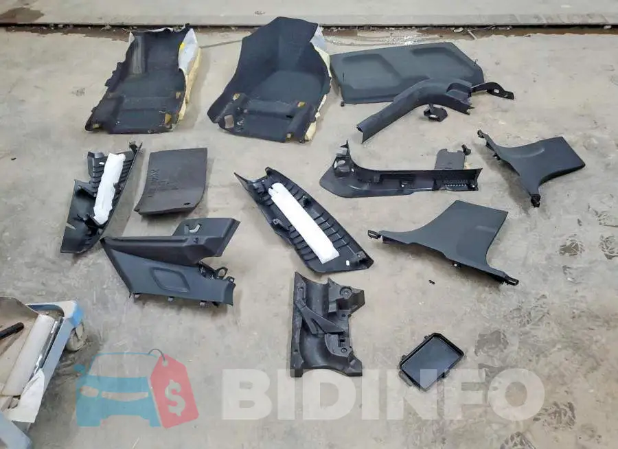 YV4ED3UR2M2567175 Photo# 13