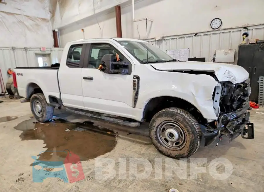 1FT7X2BA7RED83091 Photo# 4