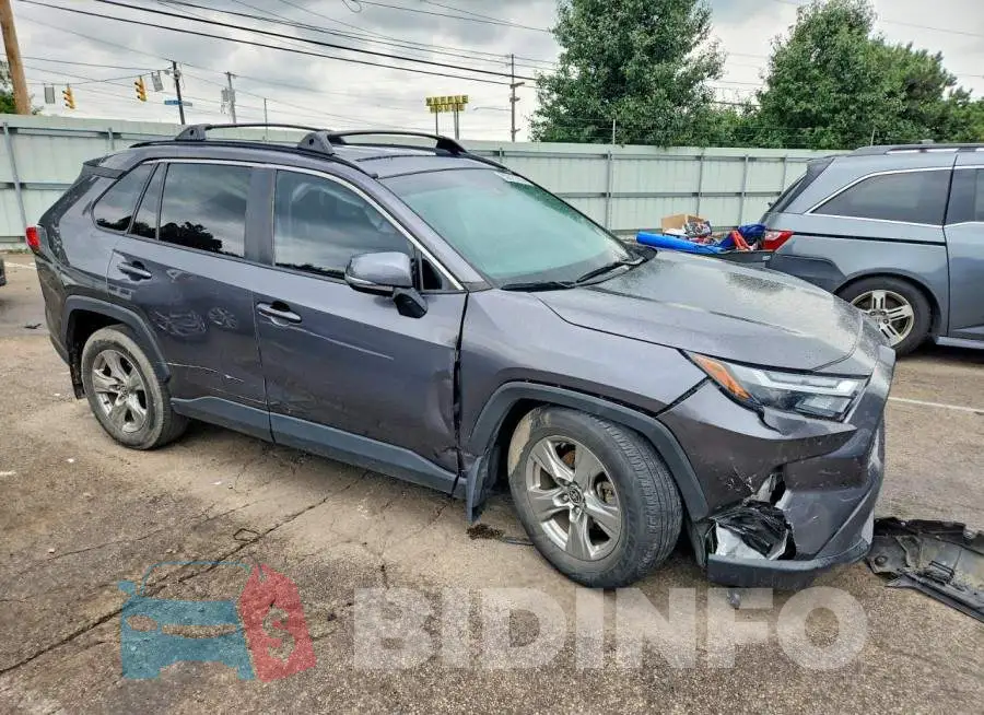 2T3P1RFV8RC418464 Photo# 4