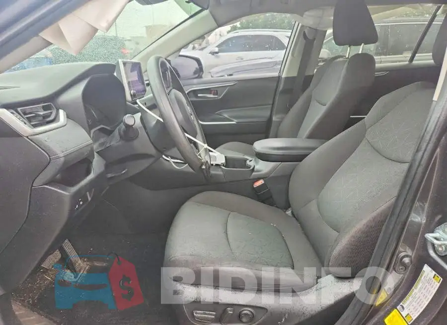 2T3P1RFV8RC418464 Photo# 7