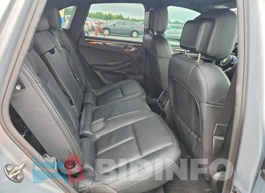 WP1AB2A58KLB31830 Photo# 11