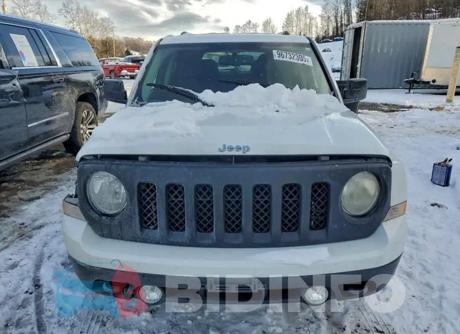 1C4NJRBB4HD159839 Photo# 5