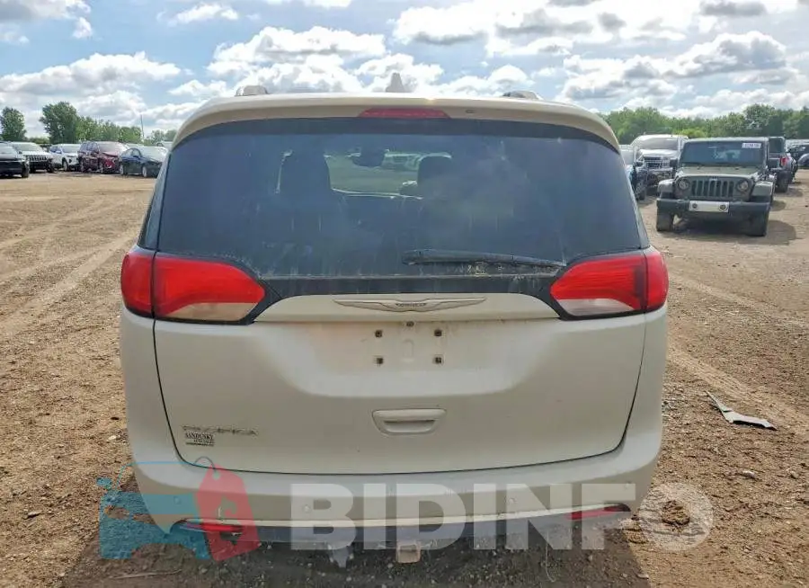 2C4RC1EG0HR616065 Photo# 6