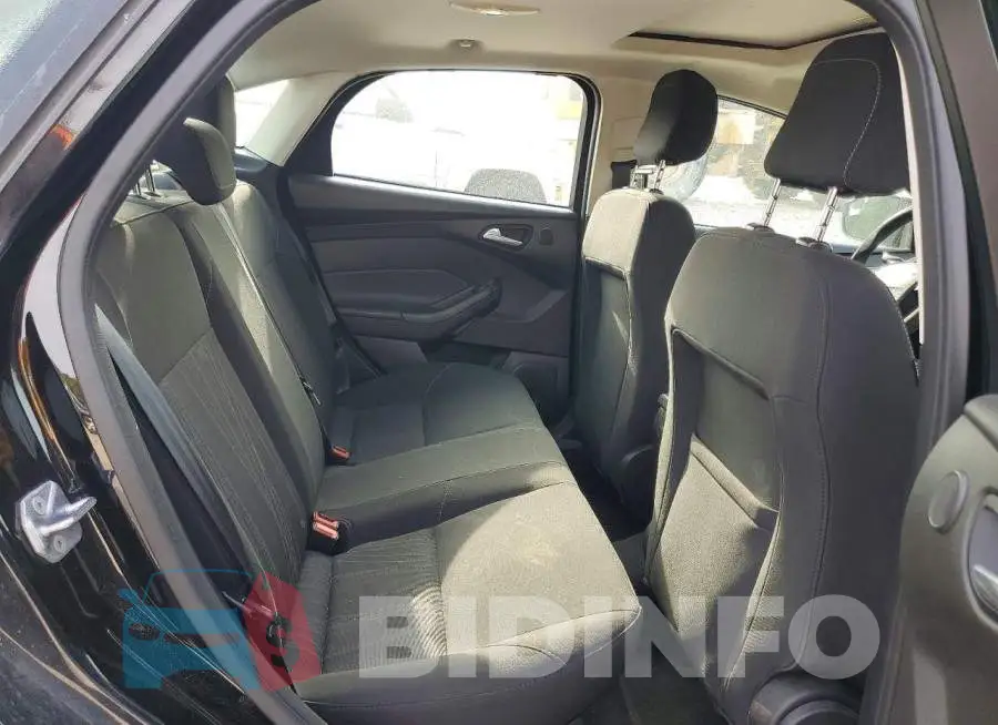 1FADP3H2XJL321439 Photo# 10