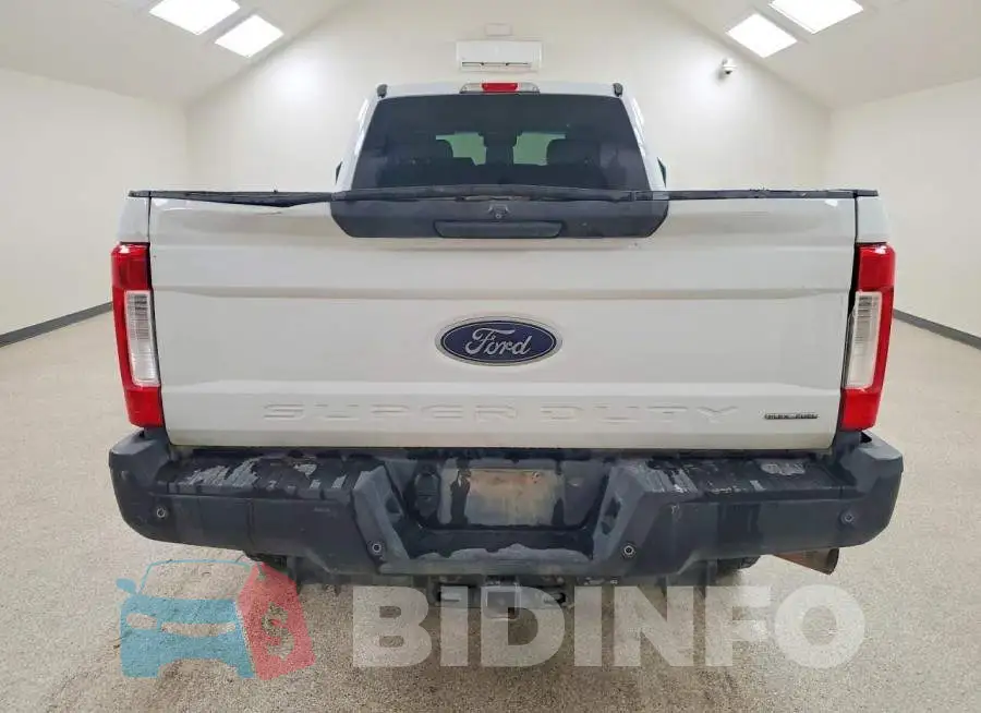 1FT7W2B60JED02015 Photo# 6
