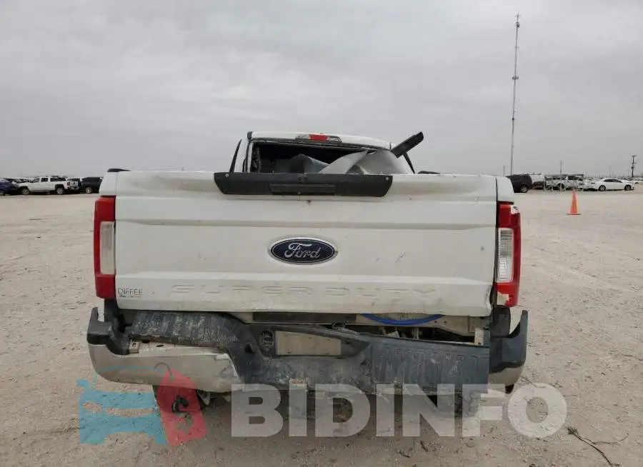 1FT7W2B62JEC56252 Photo# 6