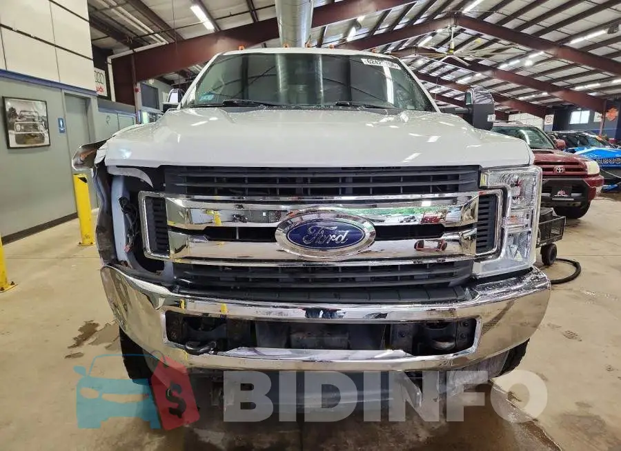 1FT7X2B63JEB14778 Photo# 5