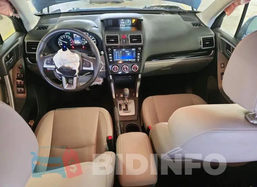 JF2SJAJC2JH423977 Photo# 8