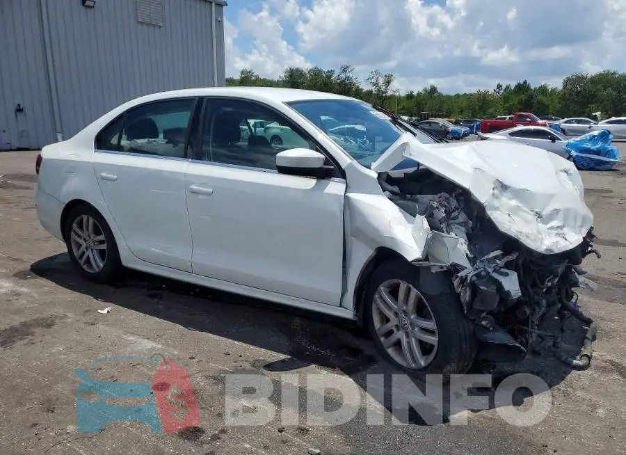 3VW2B7AJ6HM225595 Photo# 4