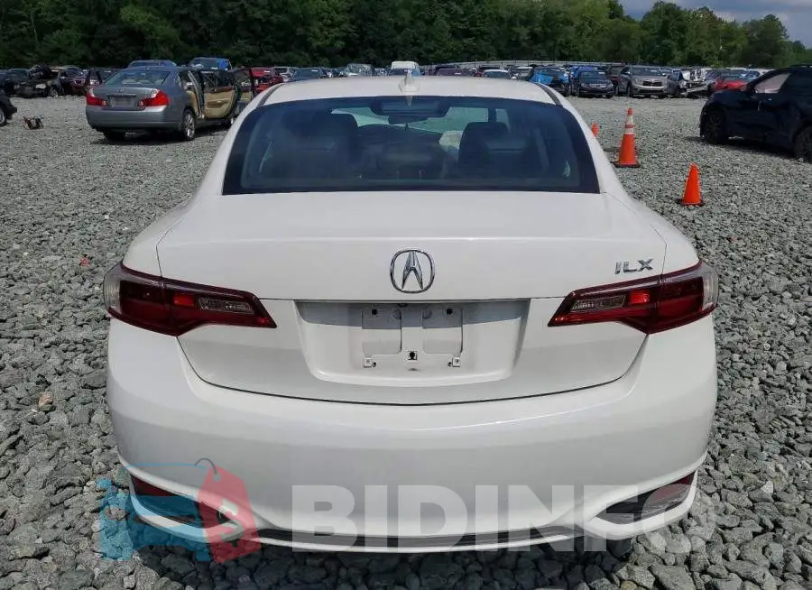 19UDE2F3XHA008470 Photo# 6