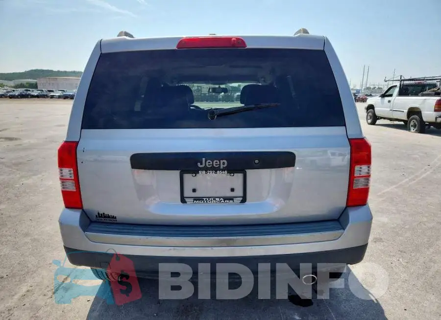 1C4NJPBAXHD161865 Photo# 6