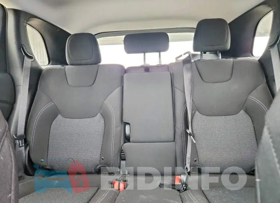 1C4PJLCB6KD454291 Photo# 10